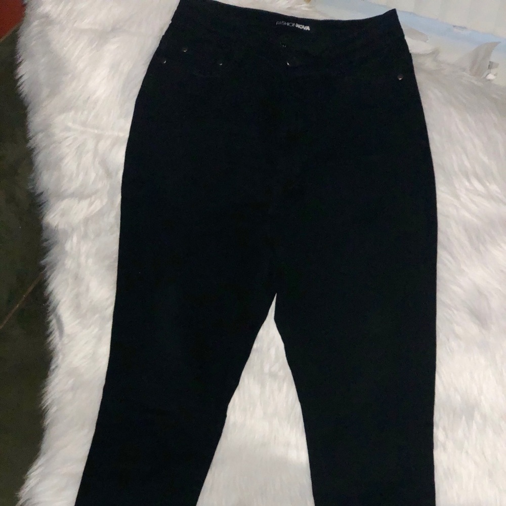 🚨🚨FASHIONNOVA BLACK JEANS 🚨🚨
